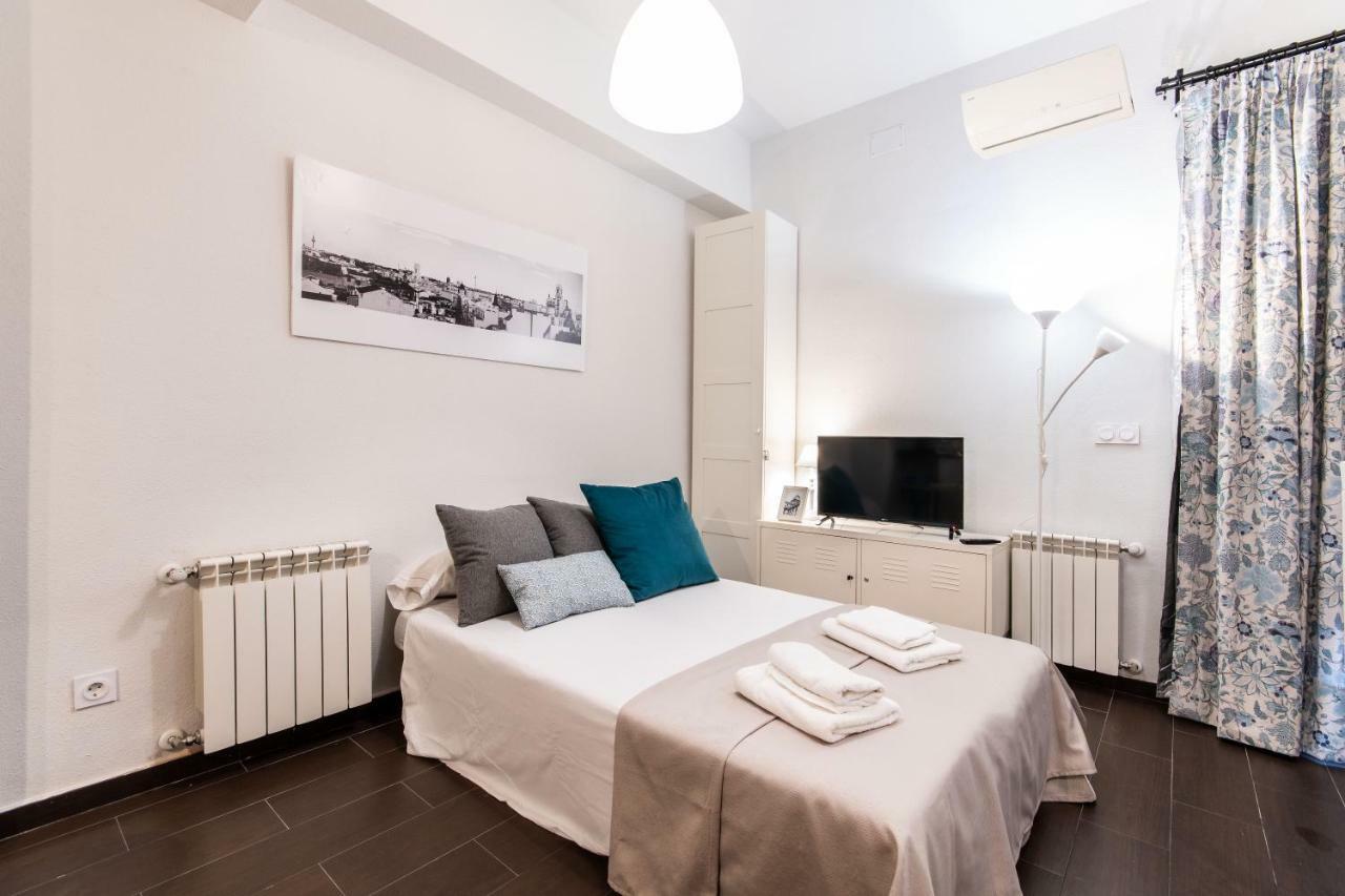 1 Habitacion Apartamento Temporada Lucero Madrid Extérieur photo