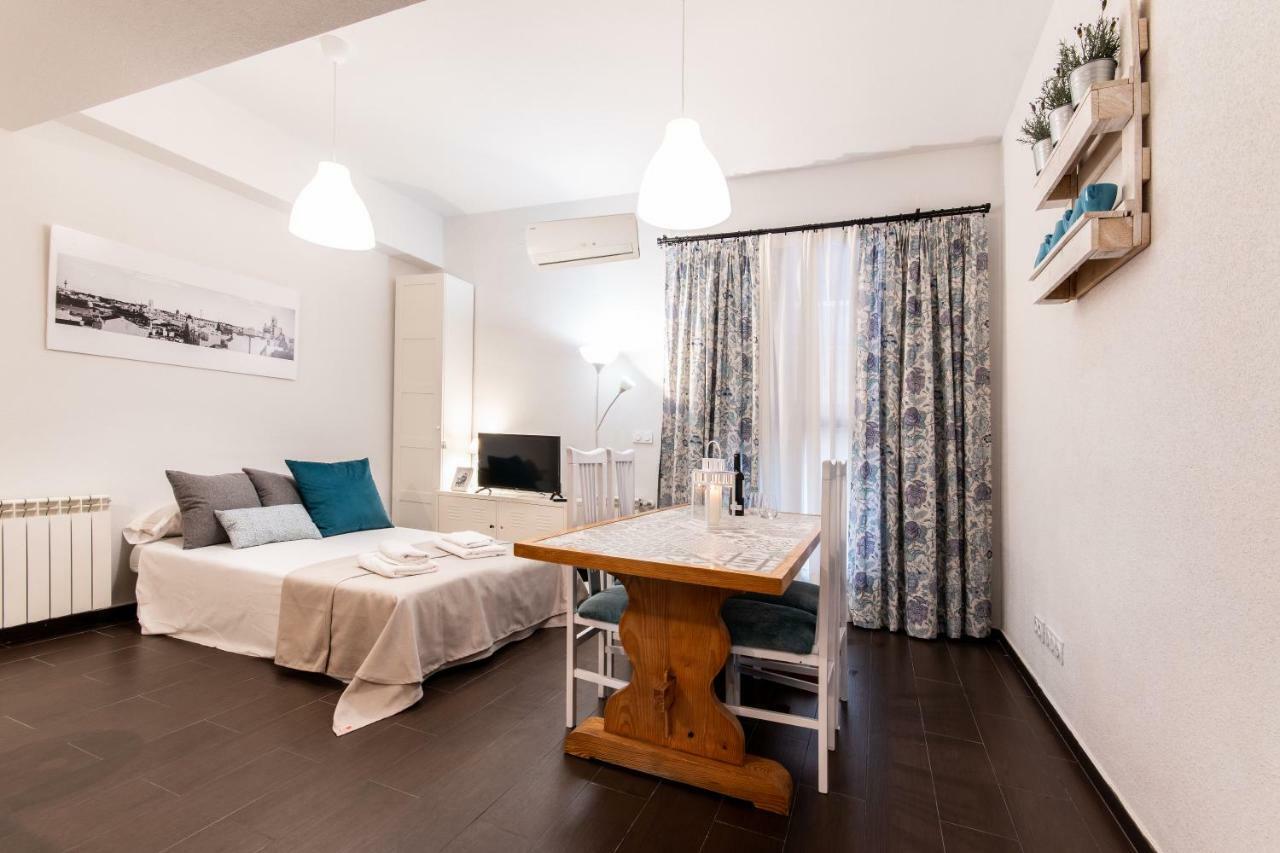 1 Habitacion Apartamento Temporada Lucero Madrid Extérieur photo